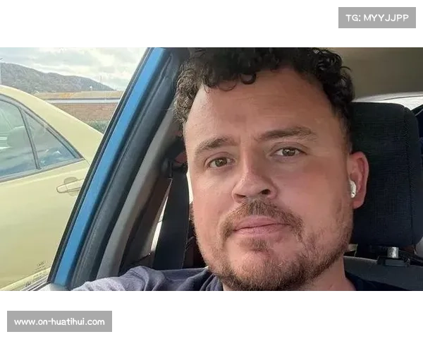 曼城俱乐部欧冠赛前悼念在西班牙不幸去世的忠实球迷 曼城俱乐部欧冠赛前悼念在西班牙不幸去世的忠实球迷