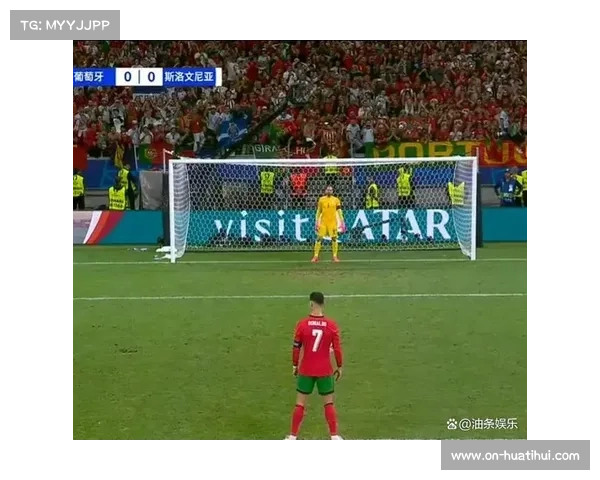 C罗训练中加练点球,力求找回状态 C罗训练中加练点球,力求找回状态